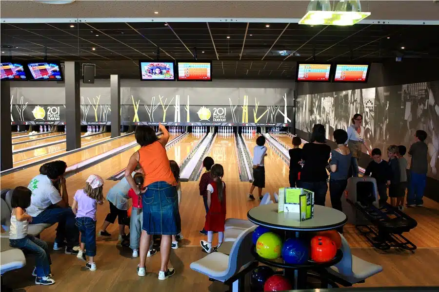 Aller au bowling avec ses enfants